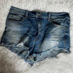 Eunina raw hem shorts